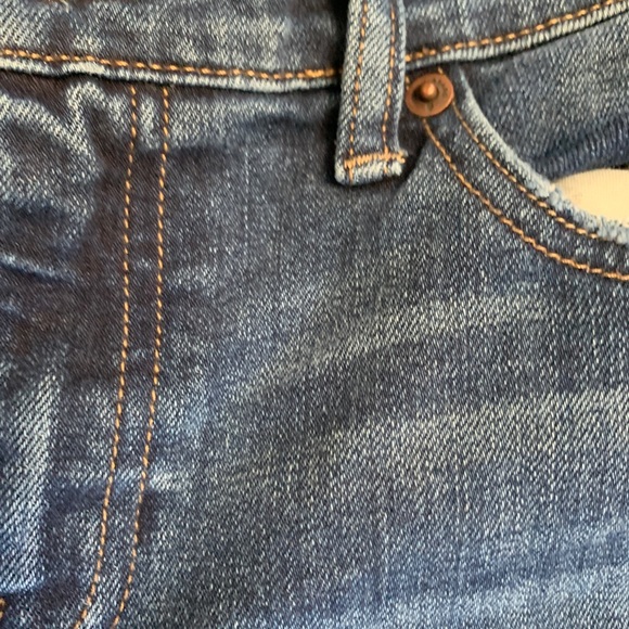 Blue Lucky jeans with ripped knees - Picture 3 of 4